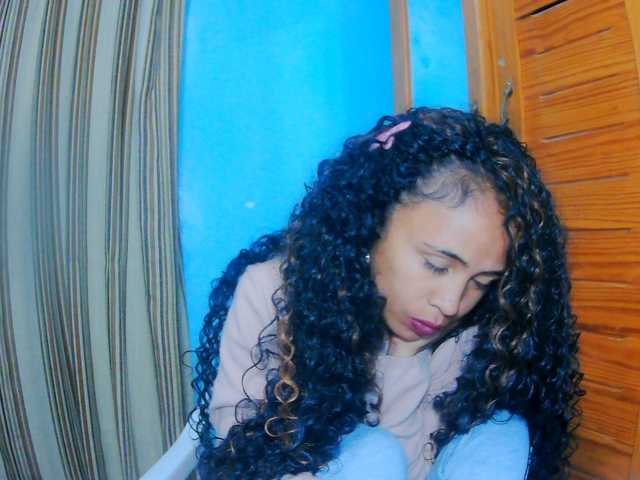 prettygirls11 live cam on BongaCams