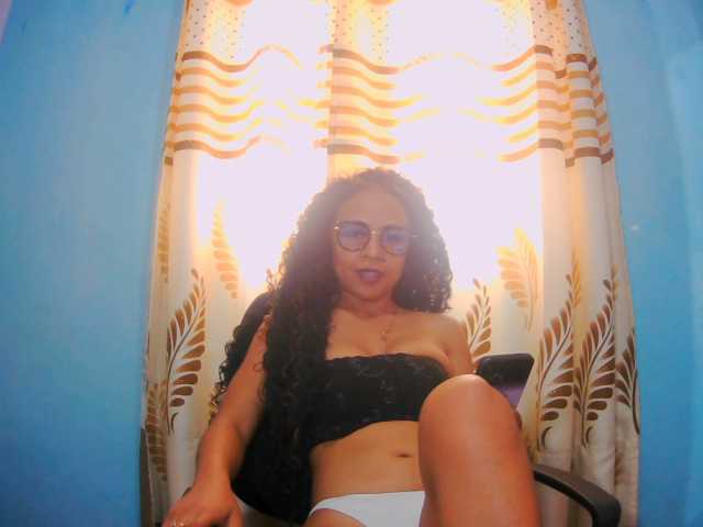 prettygirls11 live cam on BongaCams