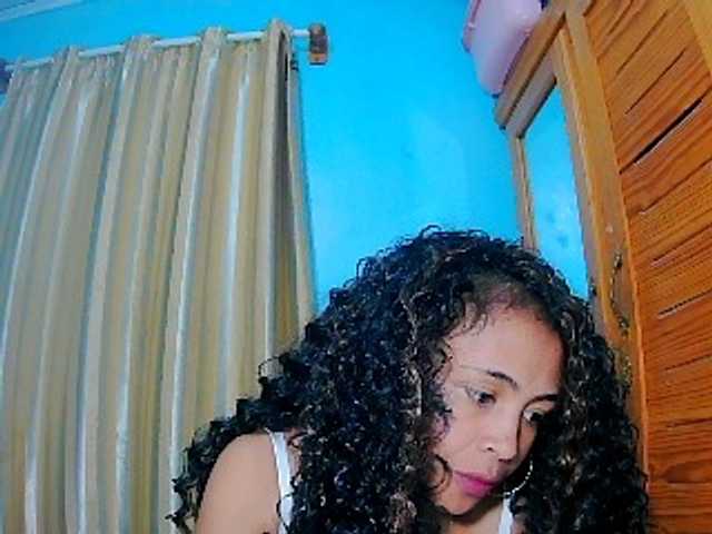 prettygirls11 live cam on BongaCams