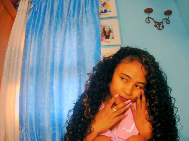 prettygirls11 live cam on BongaCams