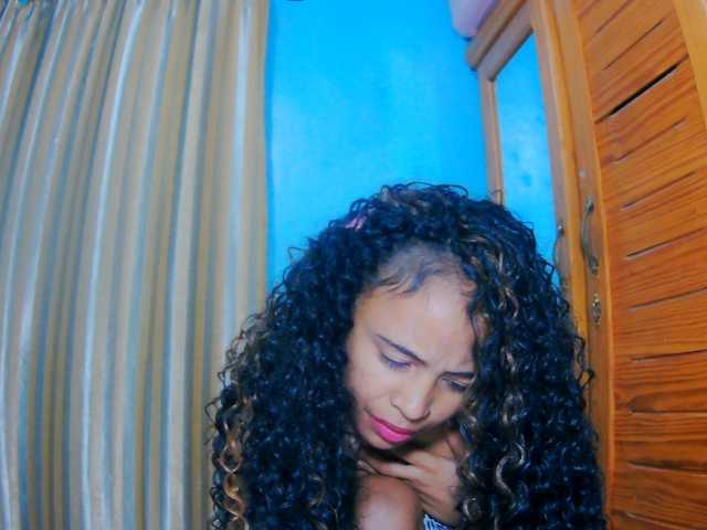 prettygirls11 live cam on BongaCams