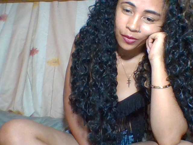 prettygirls11 live cam on BongaCams