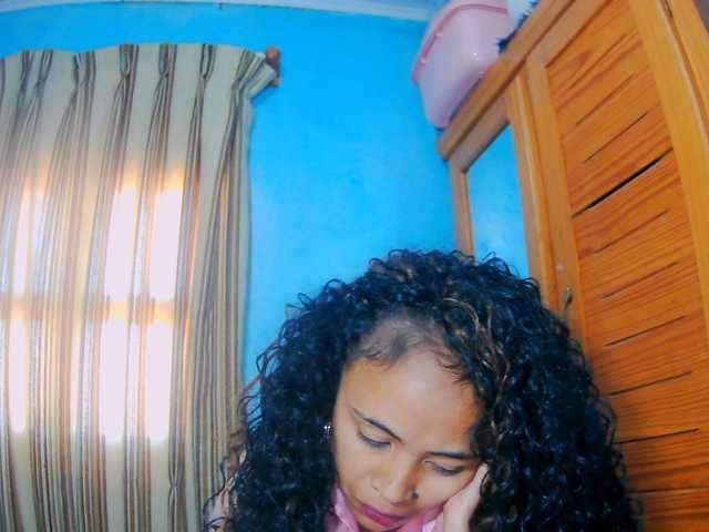 prettygirls11 live cam on BongaCams