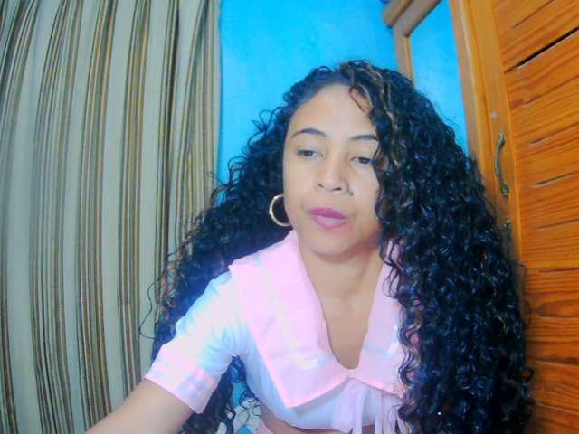 prettygirls11 live cam on BongaCams