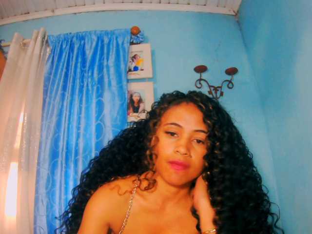 prettygirls11 live cam on BongaCams
