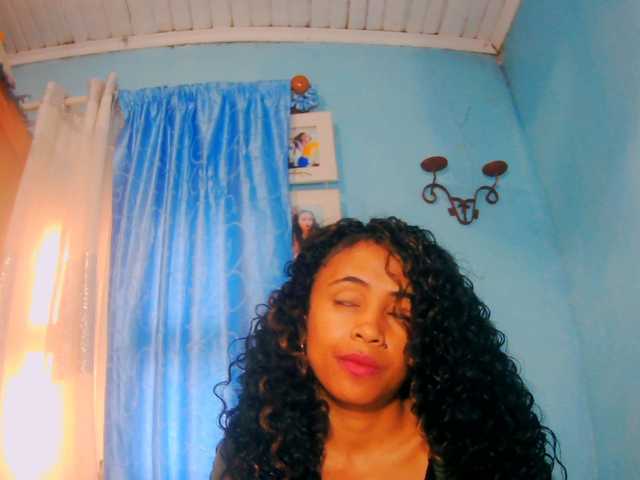 prettygirls11 live cam on BongaCams