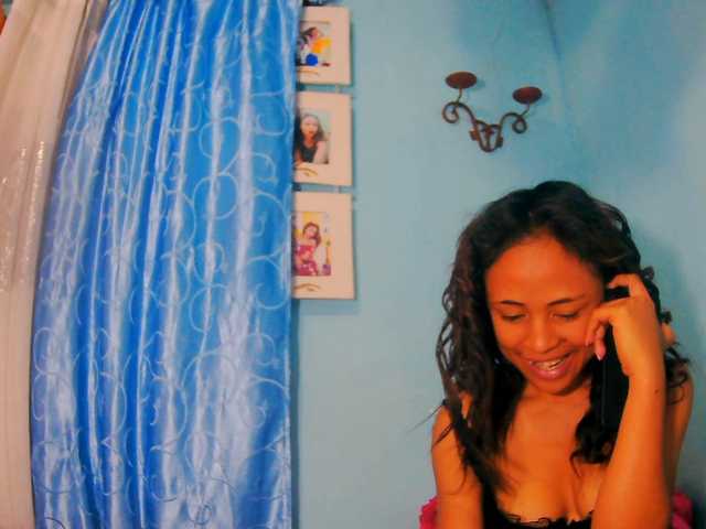 prettygirls11 live cam on BongaCams