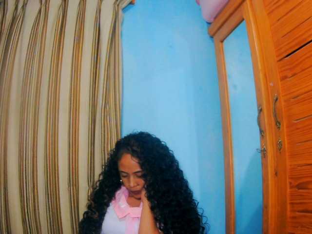 prettygirls11 live cam on BongaCams