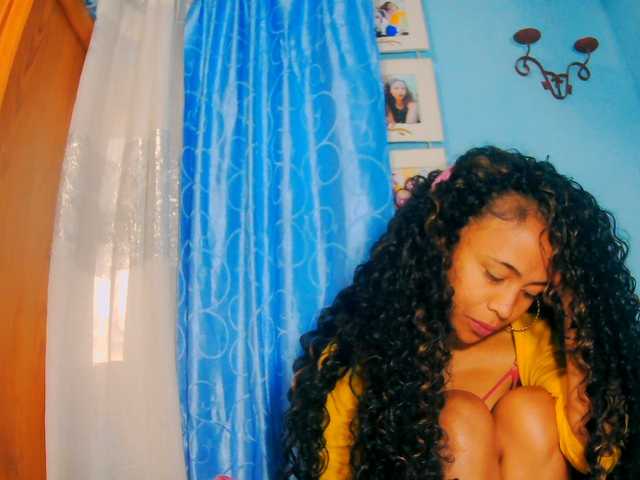 prettygirls11 live cam on BongaCams