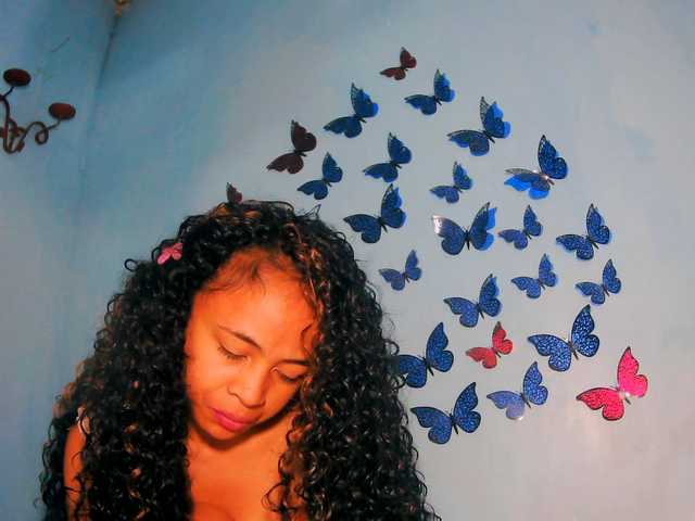 prettygirls11 live cam on BongaCams