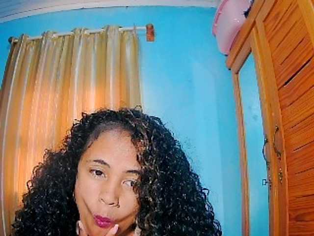 prettygirls11 live cam on BongaCams