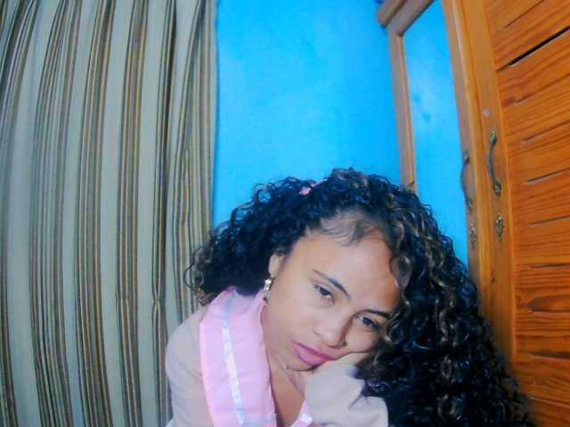 prettygirls11 live cam on BongaCams