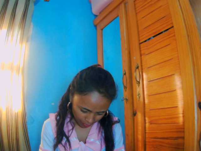 prettygirls11 live cam on BongaCams