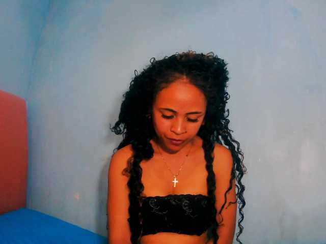 prettygirls11 live cam on BongaCams