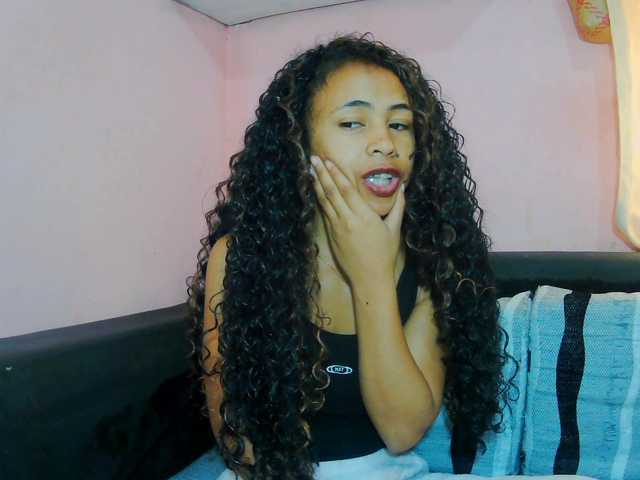 prettygirls11 live cam on BongaCams