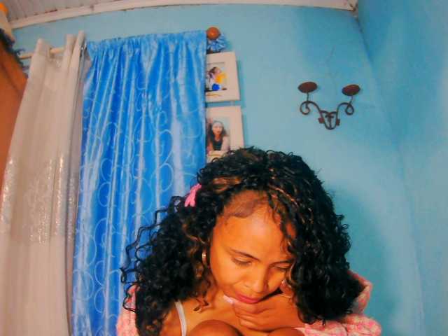 prettygirls11 live cam on BongaCams