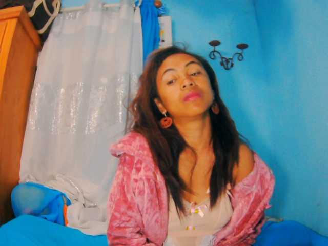 prettygirls11 live cam on BongaCams