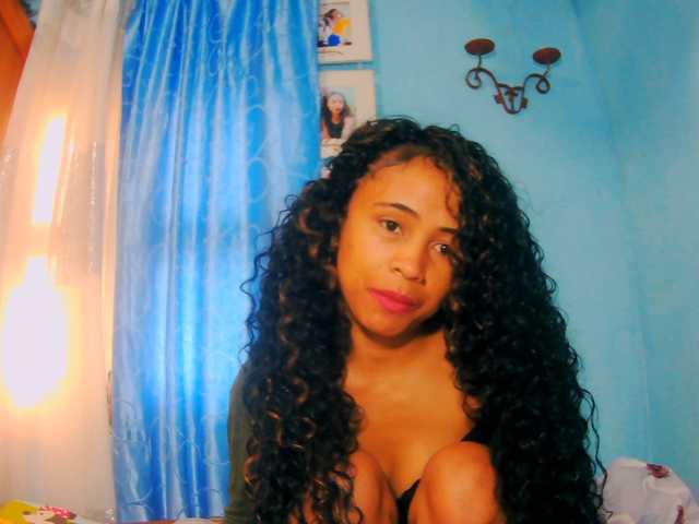prettygirls11 live cam on BongaCams