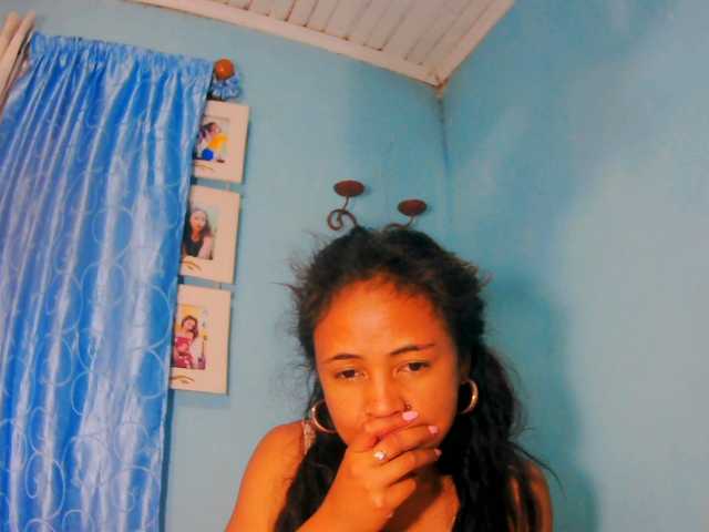prettygirls11 live cam on BongaCams