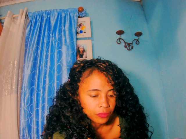 prettygirls11 live cam on BongaCams