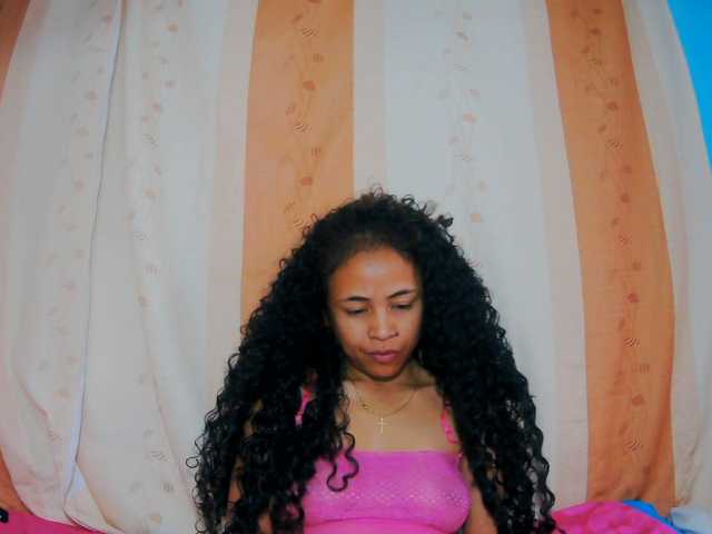 prettygirls11 live cam on BongaCams