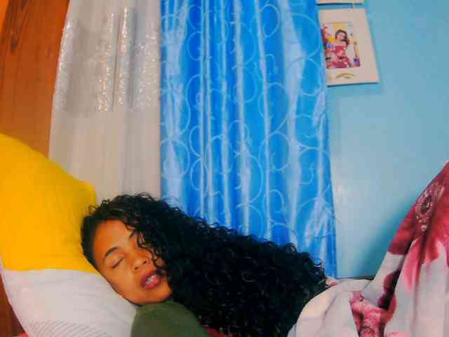 prettygirls11 webcam