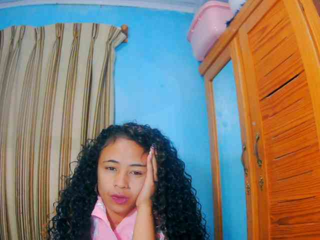prettygirls11 webcam