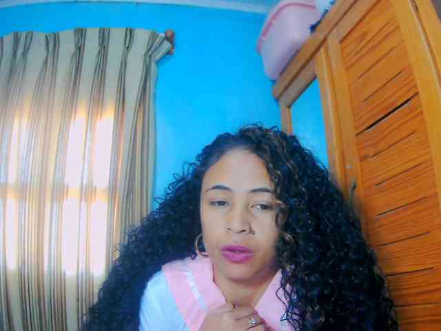 prettygirls11 webcam