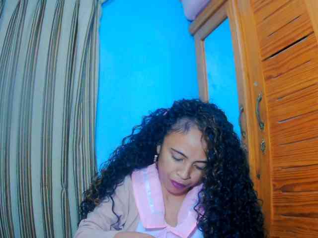 prettygirls11 webcam