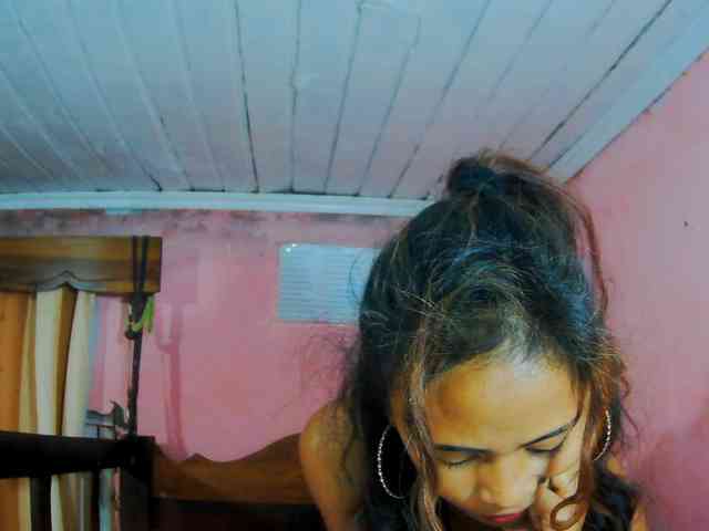 prettygirls11 webcam