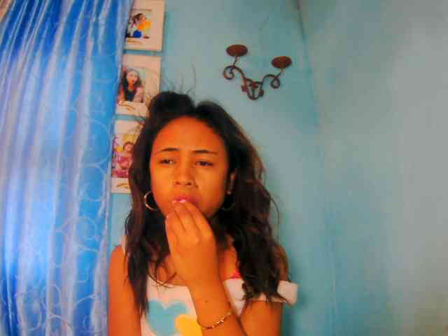 prettygirls11 webcam