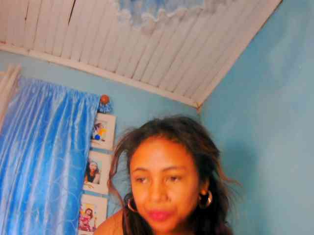 prettygirls11 webcam