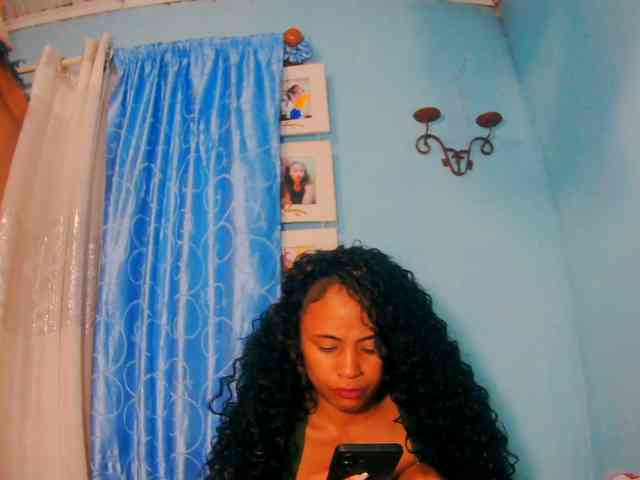 prettygirls11 webcam