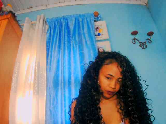 prettygirls11 webcam