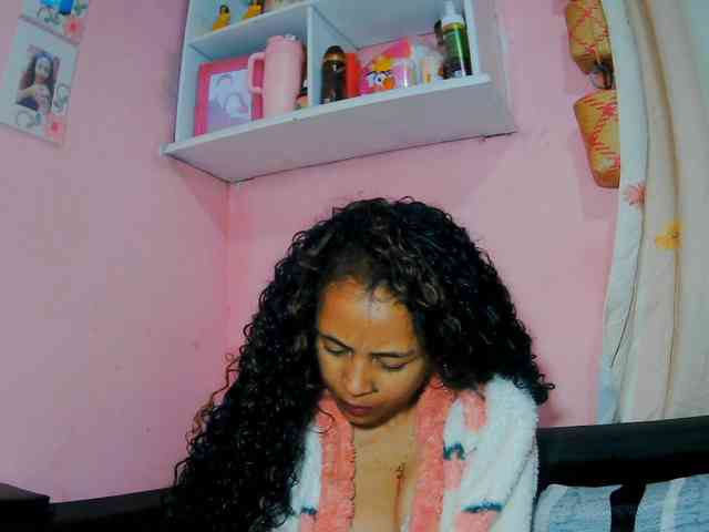prettygirls11 webcam