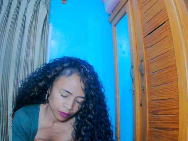 prettygirls11 webcam