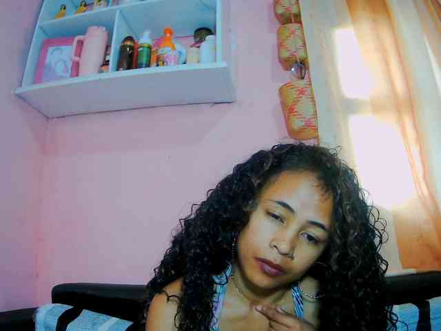 prettygirls11 webcam