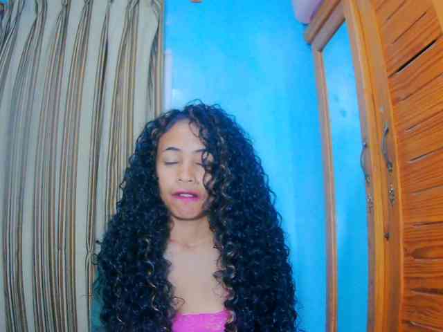 prettygirls11 webcam