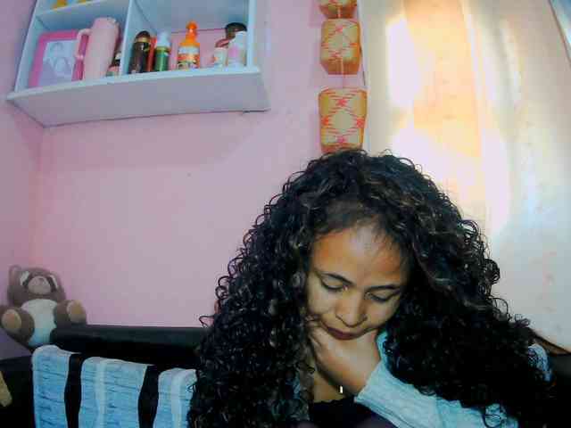 prettygirls11 webcam