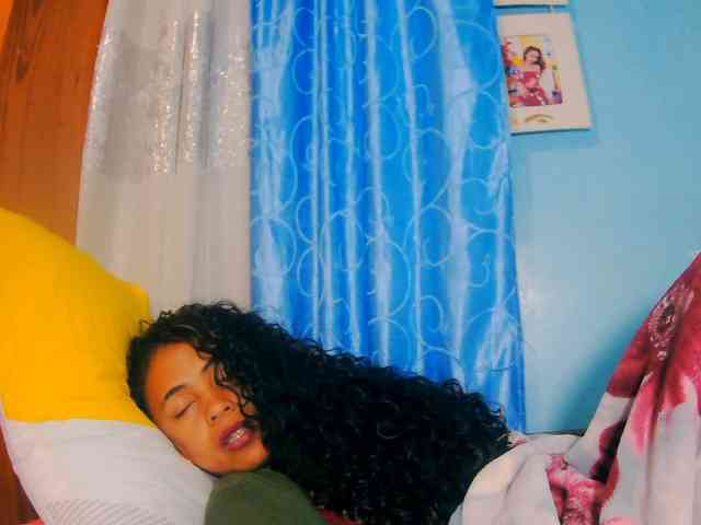 prettygirls11 webcam