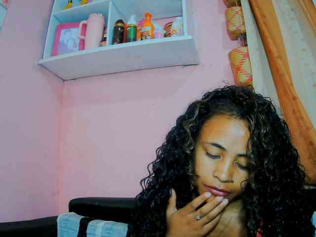 prettygirls11 webcam