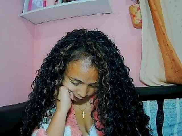 prettygirls11 webcam