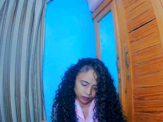 prettygirls11 webcam