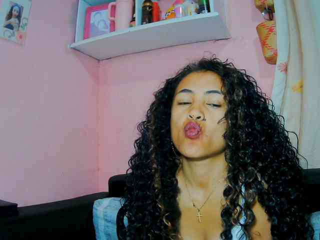 prettygirls11 webcam