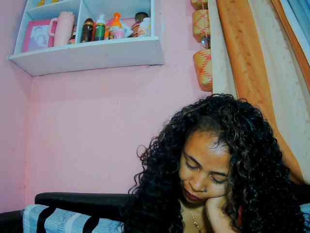 prettygirls11 webcam