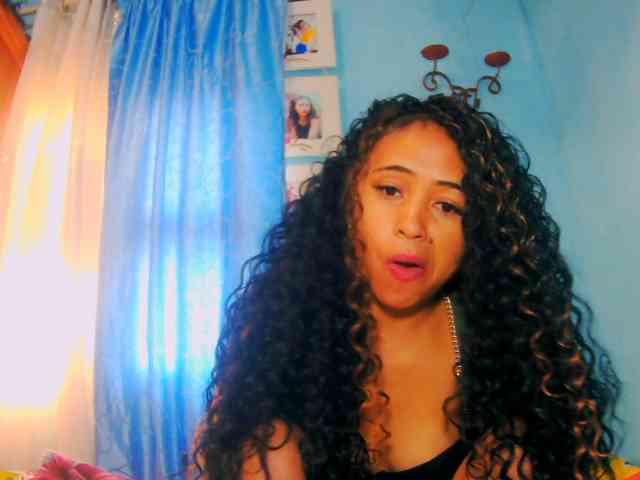 prettygirls11 webcam