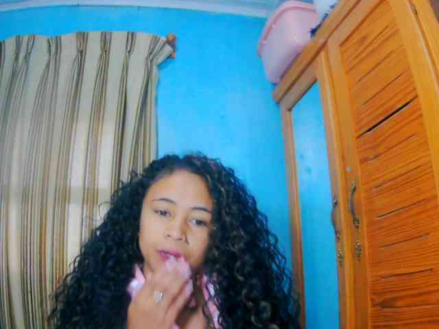 prettygirls11 webcam