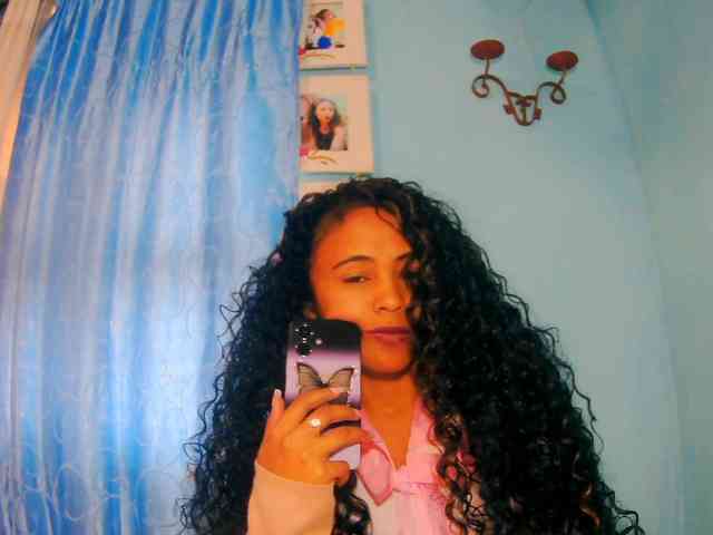 prettygirls11 webcam