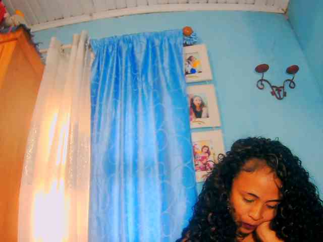 prettygirls11 webcam