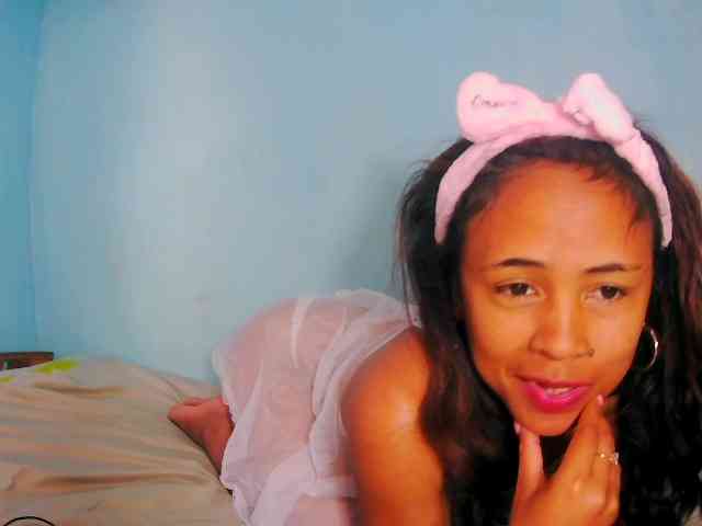prettygirls11 webcam